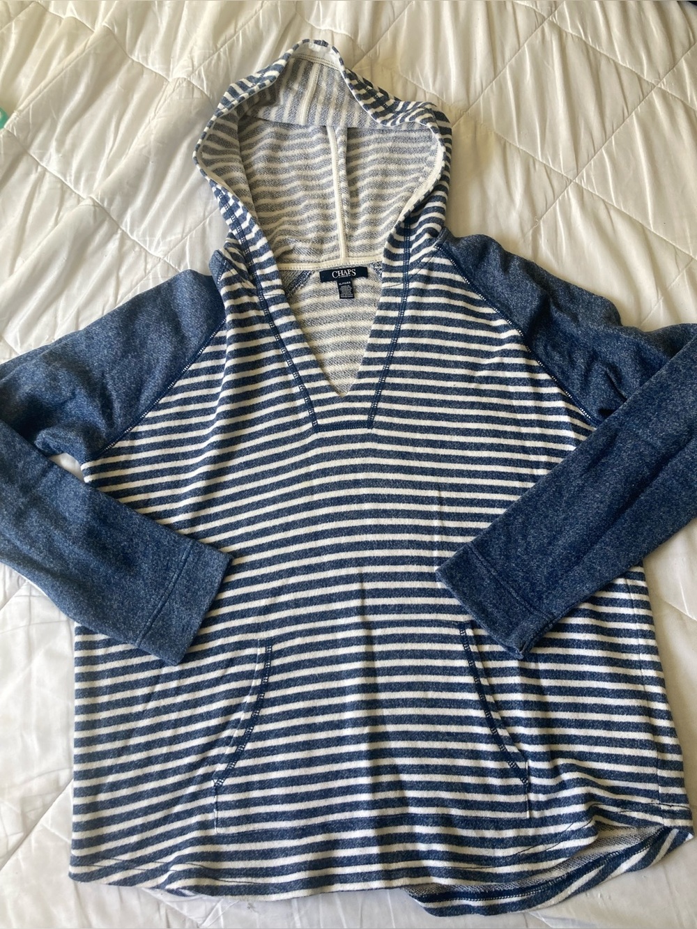 Chaps Women’s XL Navy Cream Striped Hooded Pullover Sweatshirt Kangaroo Pocket